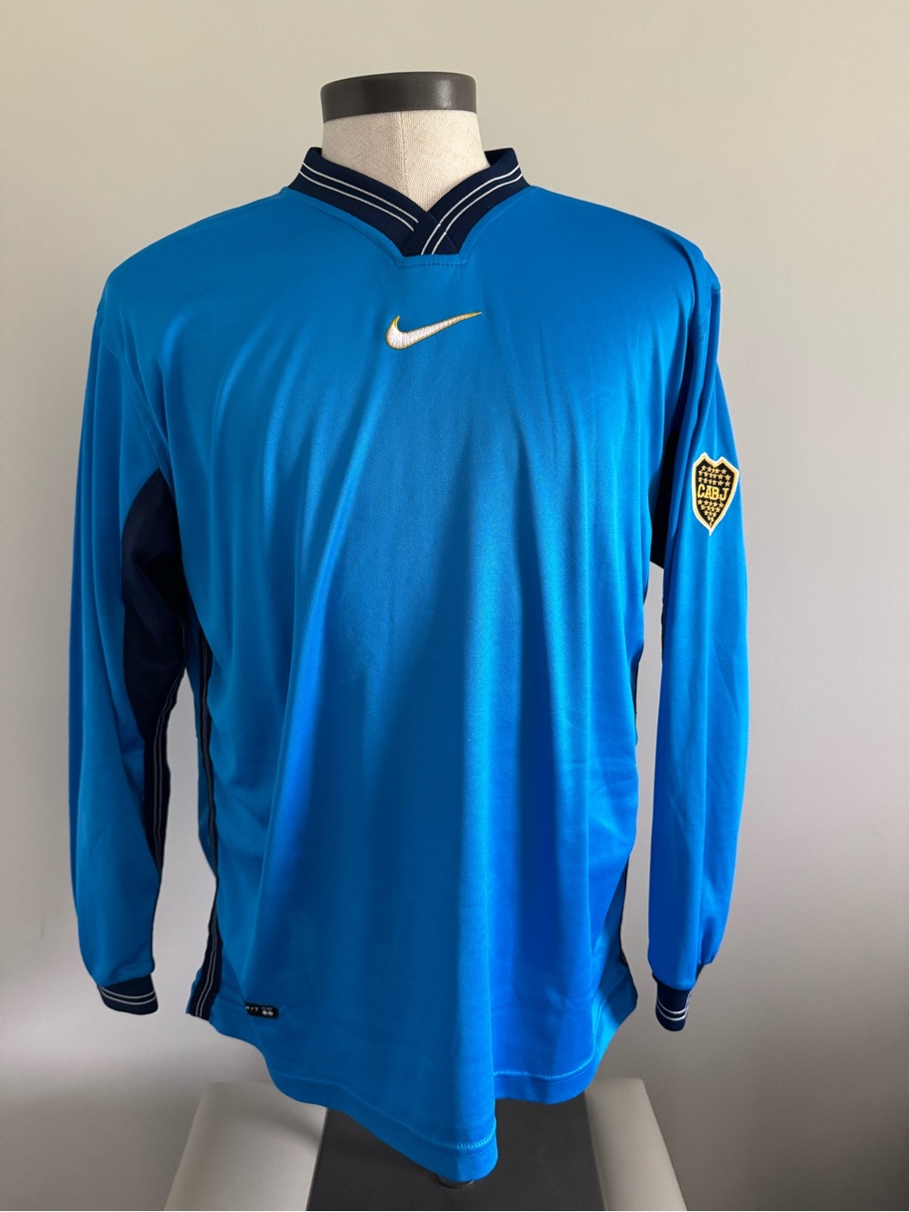 Nike Men’s Long-Sleeve Soccer Training Jersey Boca Juniors 90s Soccer